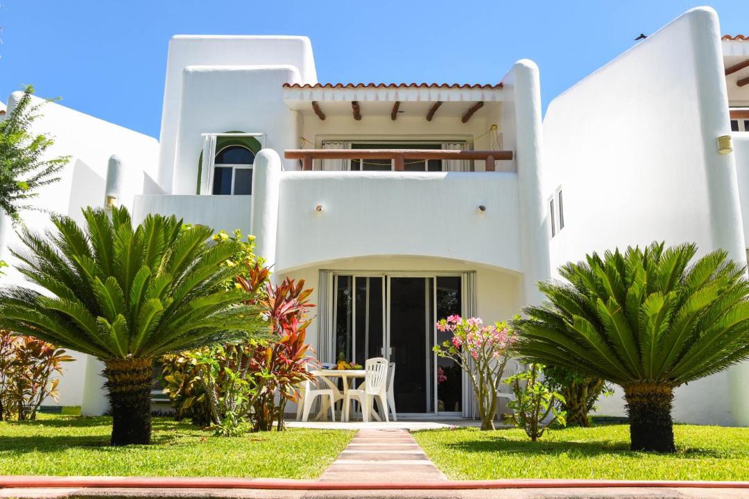 Photo of Buildings in Playacar