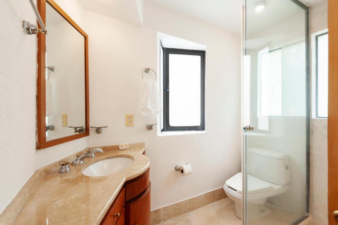 Photo of Bathroom in Bosques de las Lomas