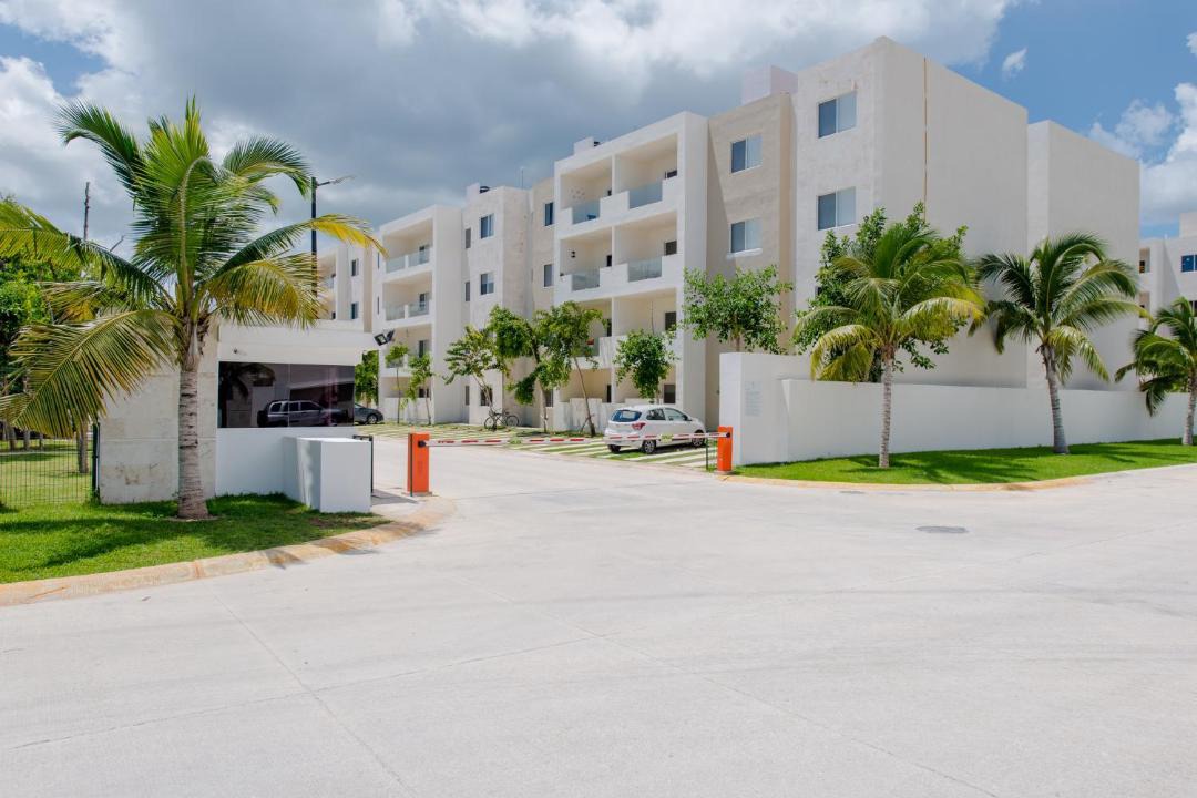 Photo of Buildings in Puerto Juarez
