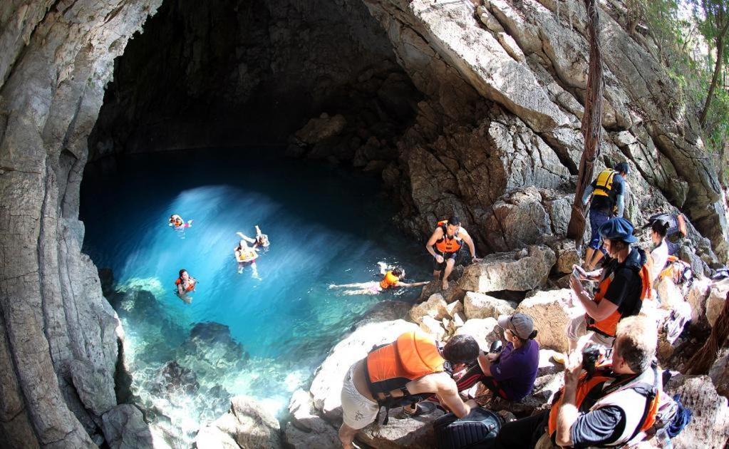 Photo of Human In Picture in Aquismon