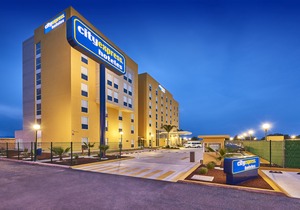 City Express Celaya Galerias