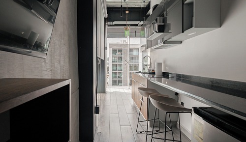 Deluxe Loft, 1 Queen Bed, City View (3)