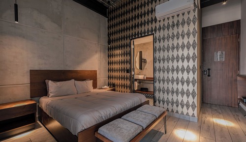 Deluxe Loft, 1 Queen Bed, Kitchenette, City View (4)