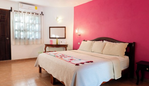 Comfort Room, Pool View (Orquídeas  #2)