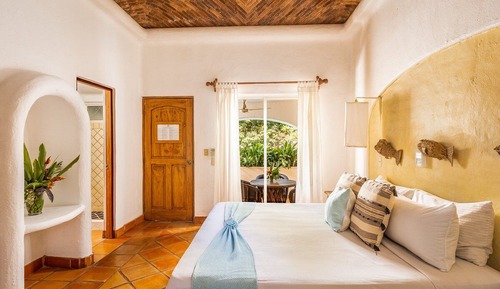 Luxury Room, 1 King Bed, Private Bathroom