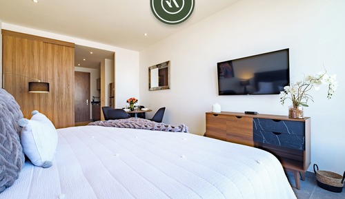 City Studio, 1 King Bed