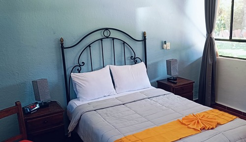 Honeymoon Room, Garden View