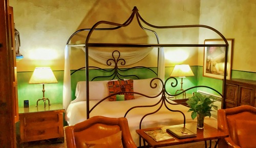 Traditional Room, 1 King Bed (Hacienda Guest)