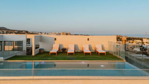 Studio Apartment with Sea View