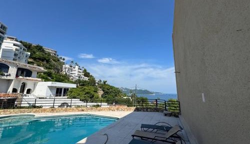 Two-Bedroom Apartment with Balcony and Sea View
