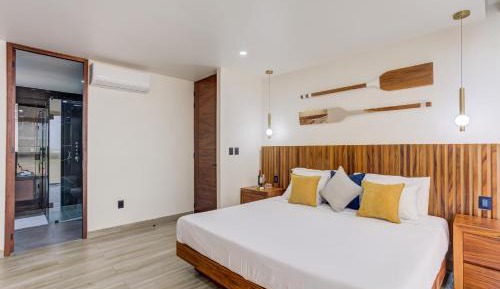 Deluxe One-Bedroom Apartment with City View