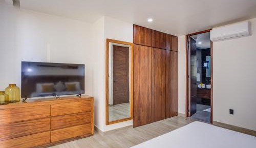 One-Bedroom Deluxe Apartment