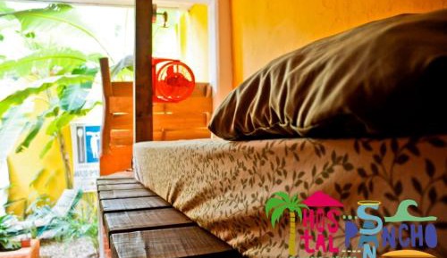 Single Bed in Mixed Dormitory Room with Shared Bathroom 