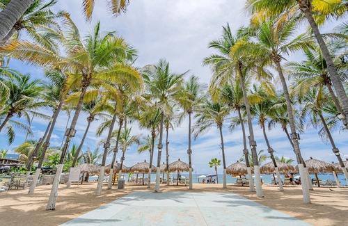 Costera Acapulco Hotel | Playa Suites Acapulco