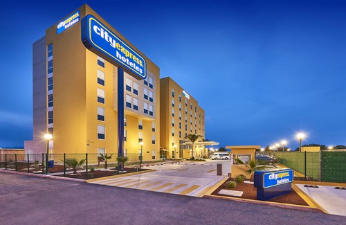 Celaya Hotel | City Express Celaya Galerias