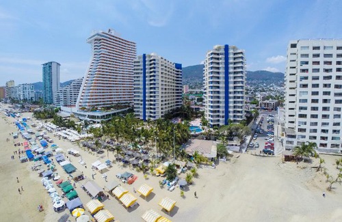 Costera Acapulco Hotel | Playa Suites Acapulco