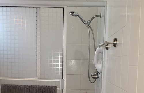 Nueva Ensenada House | Pura Vida Casita Retreat: Temp-control heat+more modern conveniences for comfort