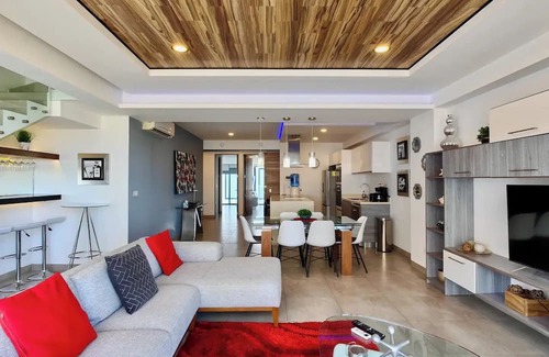 12th Street Apartment | Icono luxury PH by Booking Guys