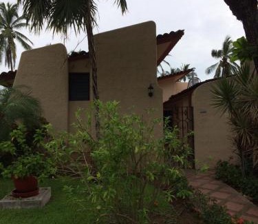 Granjas del Marques House | Classic villa in Acapulco