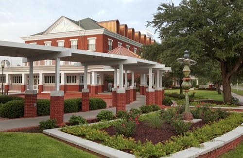 New Bern Hotel | DoubleTree by Hilton Hotel New Bern Riverfront