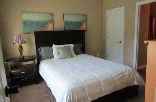 Clarkdale House | Charming 1-bedroom space with livingroom WiFi and AC in fabulous Douglasville