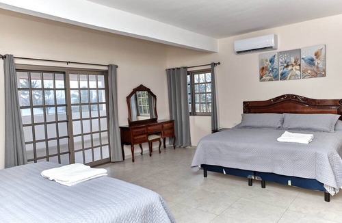 Ursulo Galvan House | Casa MG