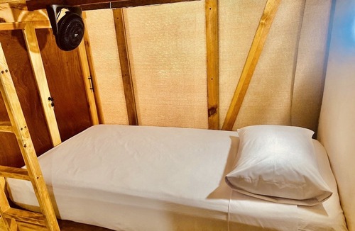Barra de Colotepec Hotel | Hotel Capsula Vive Surf